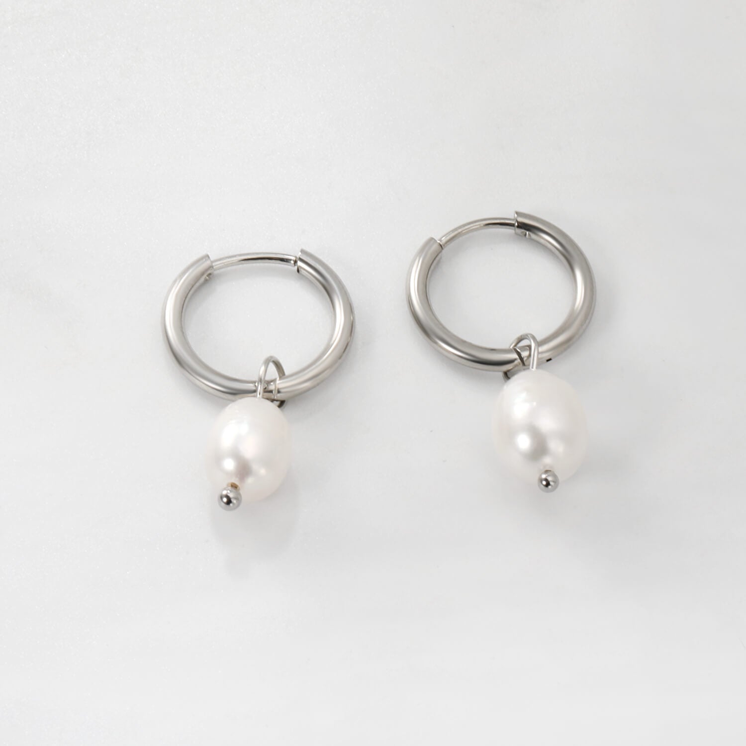 Aqua Single helmikorvakorut